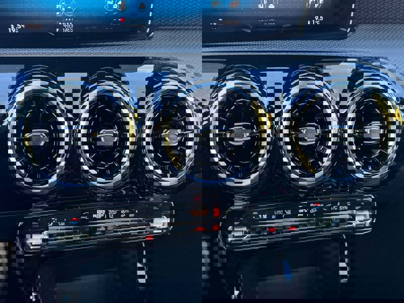 Image Mercedes-Benz 汃獡敳䄠 A 180 1.3 136 Progressive Line Full leds GPS Caméra Carplay Sièges chauffants Régul Clim auto bi-zon